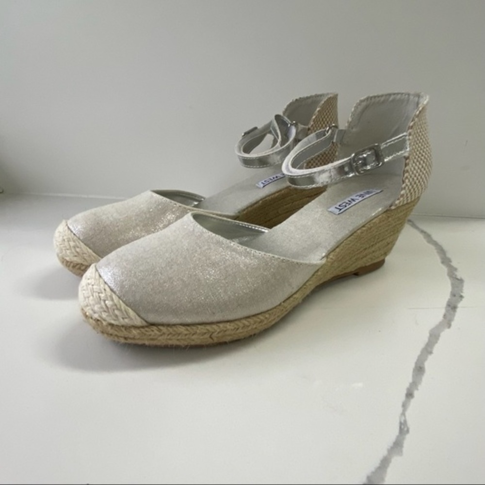 Nine West Eclipse Espadrille size 4 M